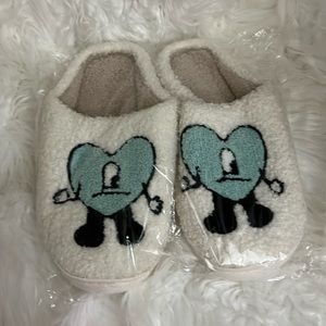 NEW Perfect Bad Bunny Slippers S/9